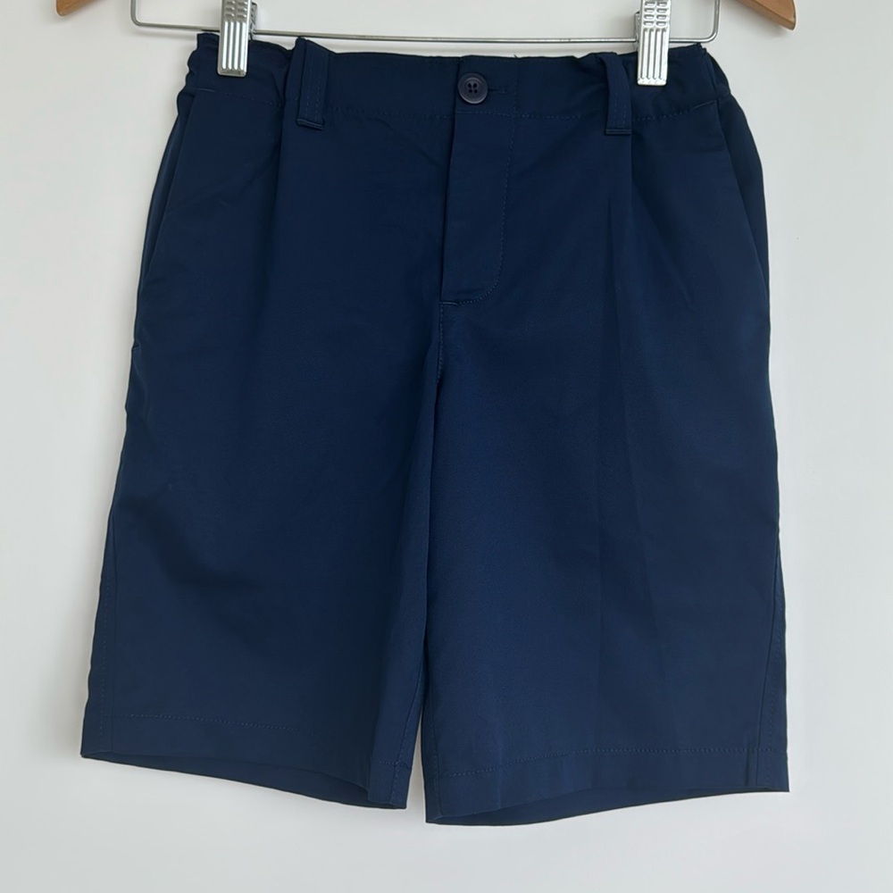 Brand New Under Armour Boys Shorts in size 12
